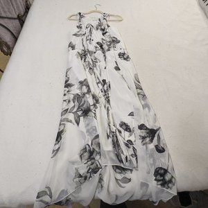 NWOT Graphic Black & White Floral Print dress L